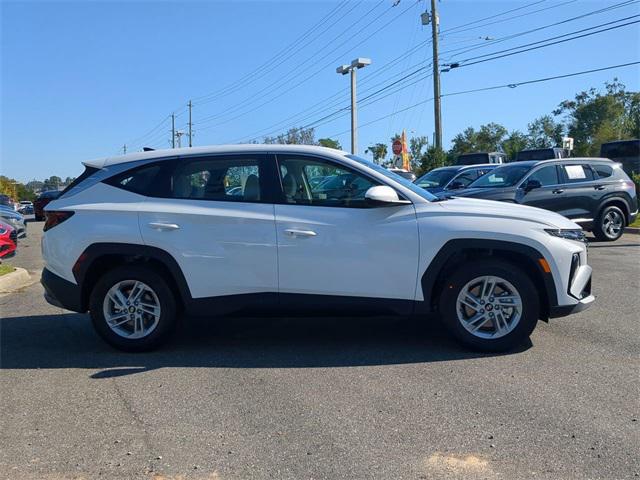 2025 Hyundai Tucson SE photo 4