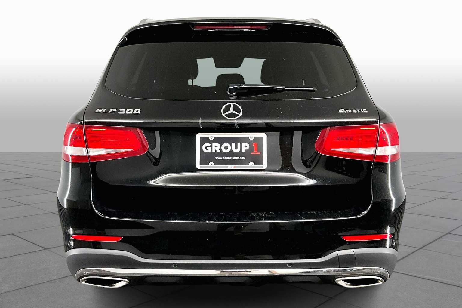 2019 Mercedes Benz GLC 300 4MATIC photo 3