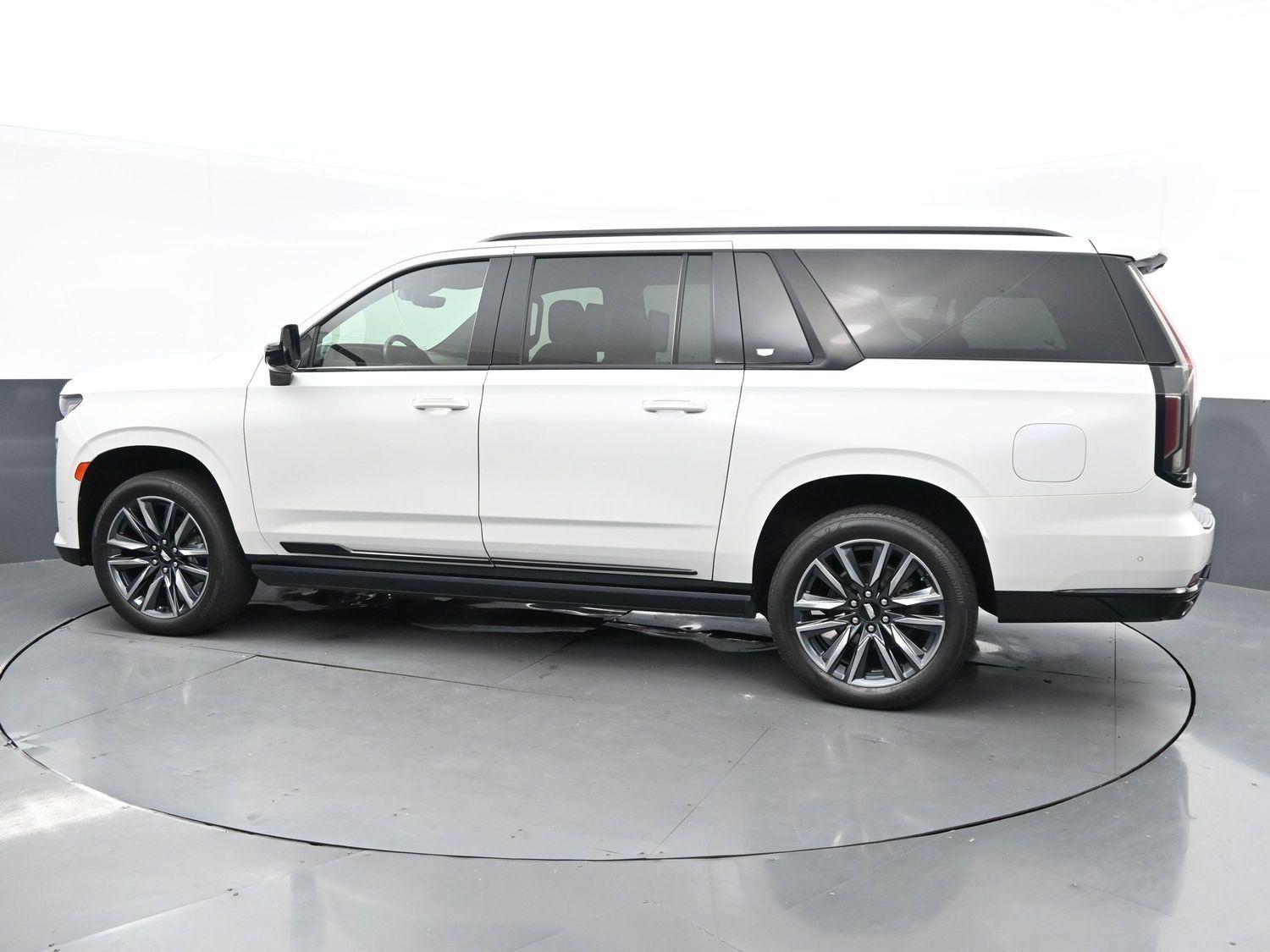 2021 Cadillac Escalade ESV Sport photo 4