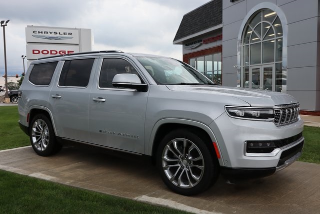 2022 Jeep Grand Wagoneer II photo 3