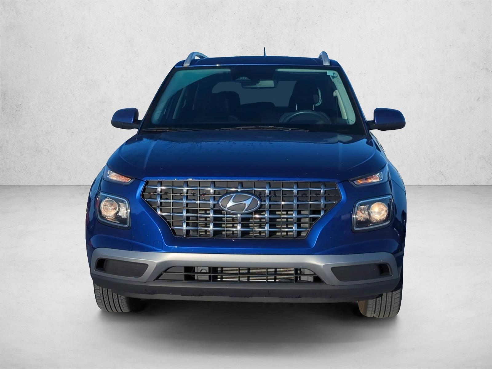 2023 Hyundai Venue SEL photo 2