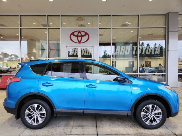 2018 Toyota RAV4 Hybrid XLE photo 2