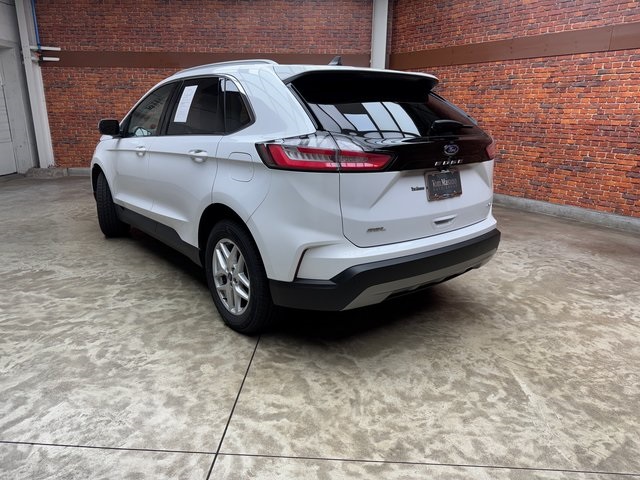 2022 Ford Edge SEL photo 3