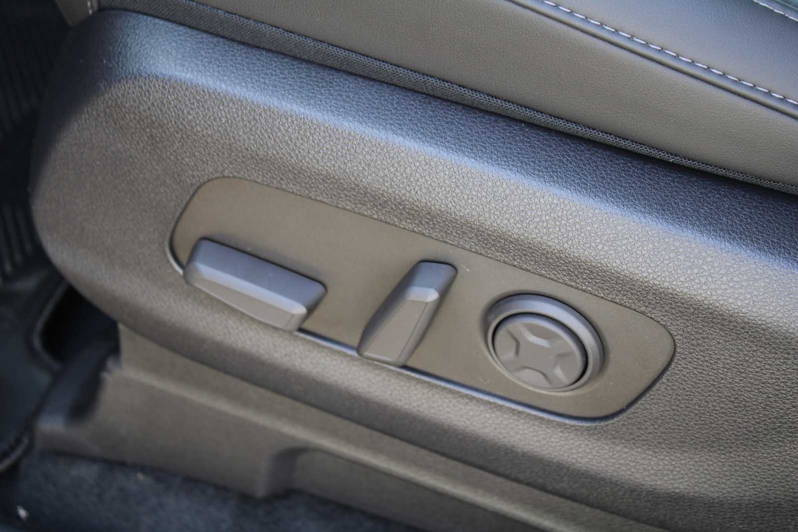 2025 Kia Carnival EX photo 26