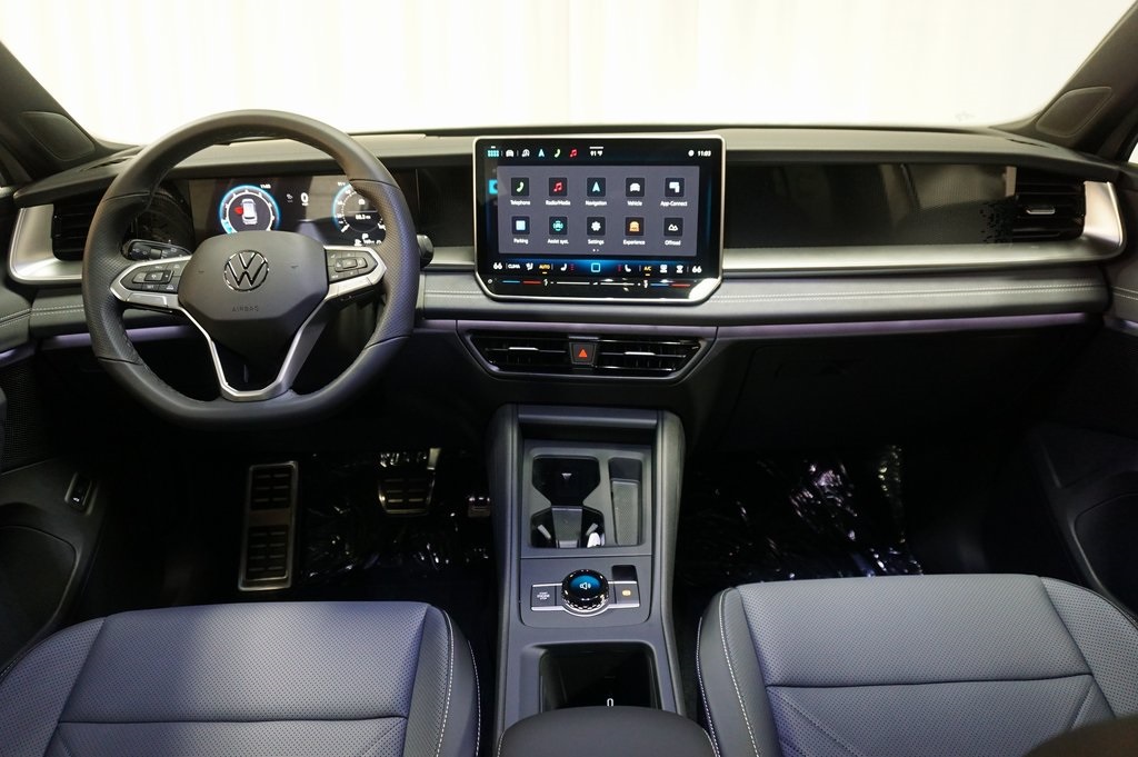 2025 Volkswagen Tiguan SE R-Line Black photo 11