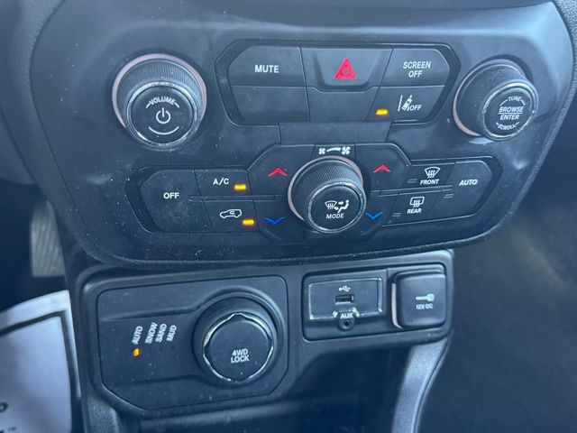 2021 Jeep Renegade Latitude photo 28