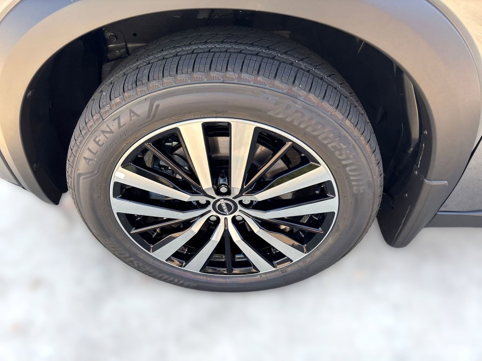 2025 Nissan Pathfinder Platinum photo 12