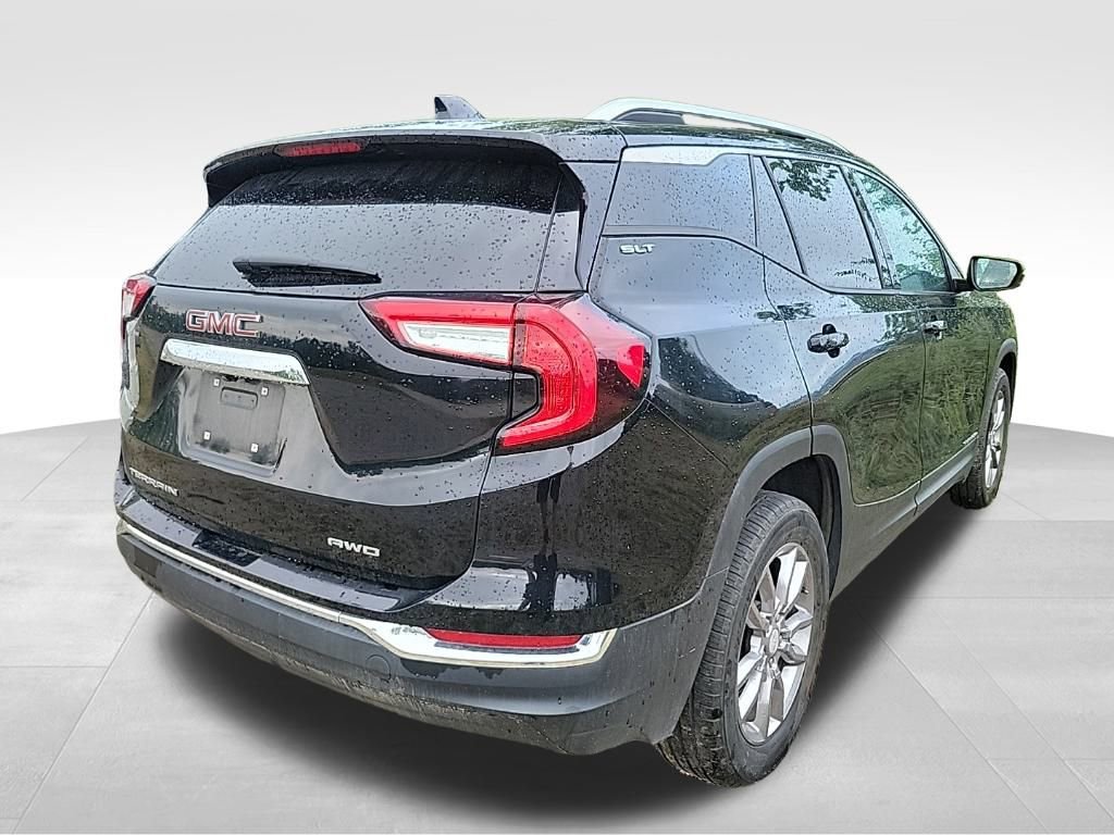 2024 Gmc Terrain SLT photo 2