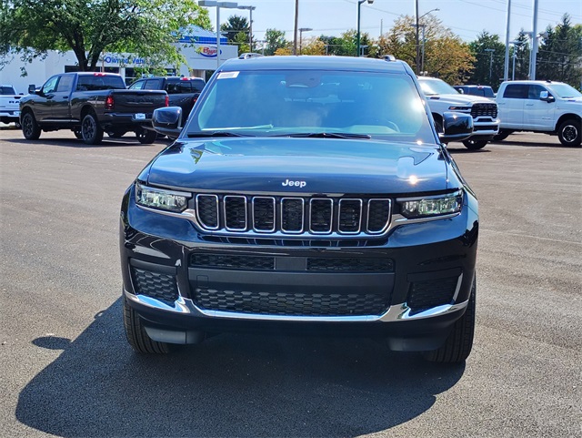 2025 Jeep Grand Cherokee Laredo photo 36