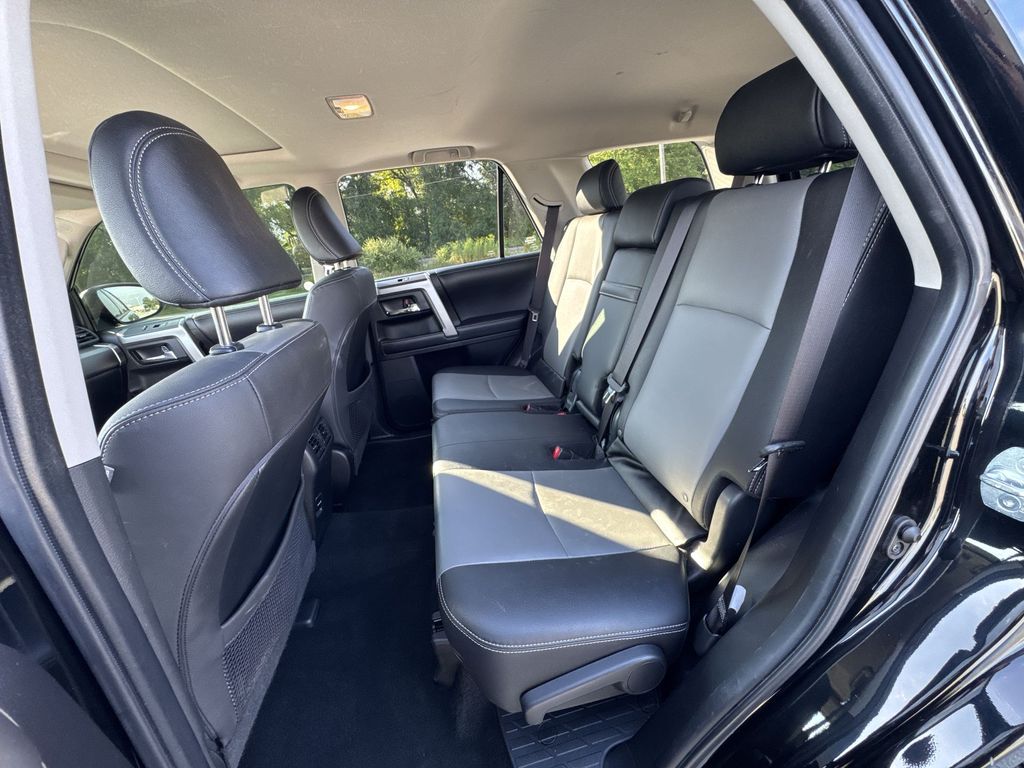 2019 Toyota 4Runner SR5 Premium photo 24