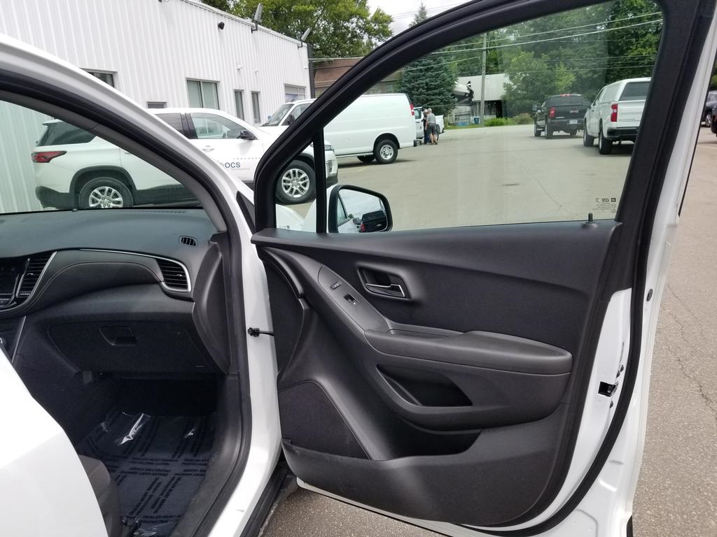2018 Chevrolet Trax LS photo 23