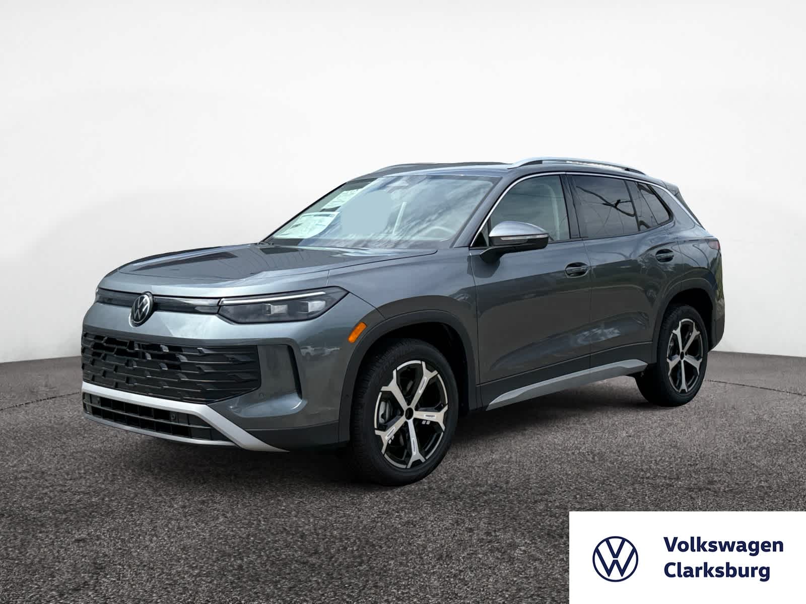 2025 Volkswagen Tiguan SE's photo