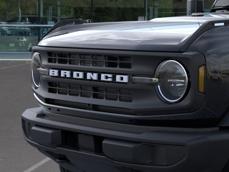 2025 Ford Bronco Base photo 18