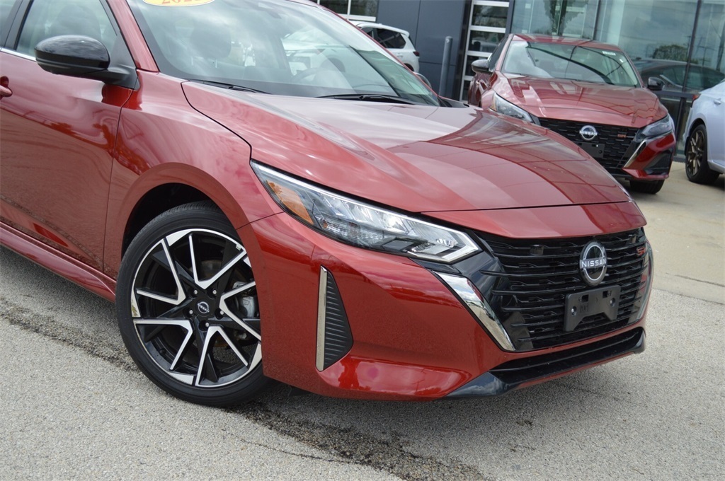 2025 Nissan Sentra SR photo 2