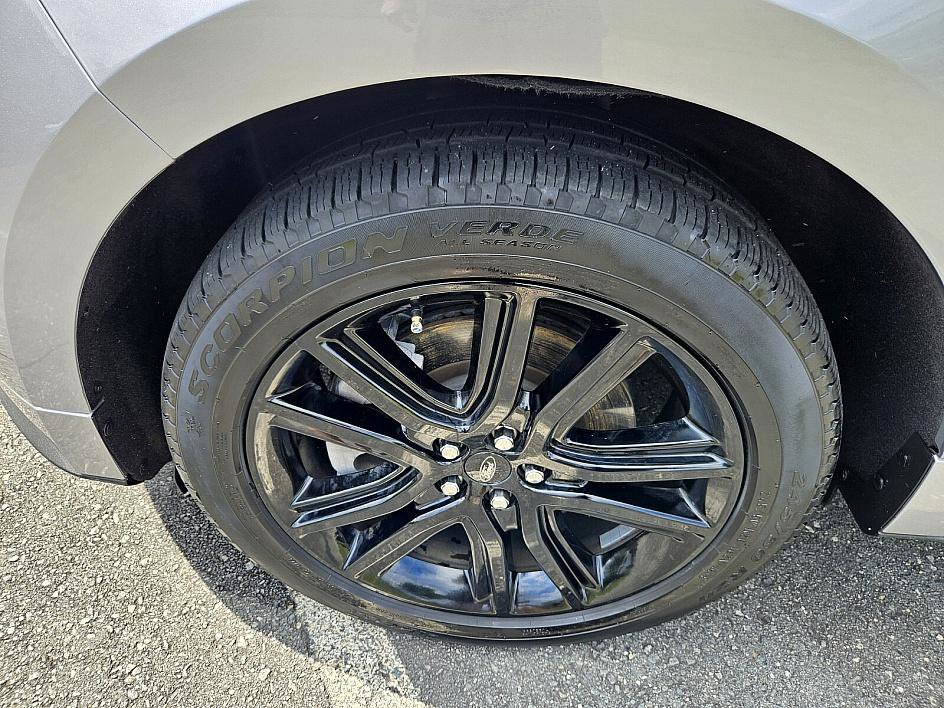 2022 Ford Edge ST-Line photo 19