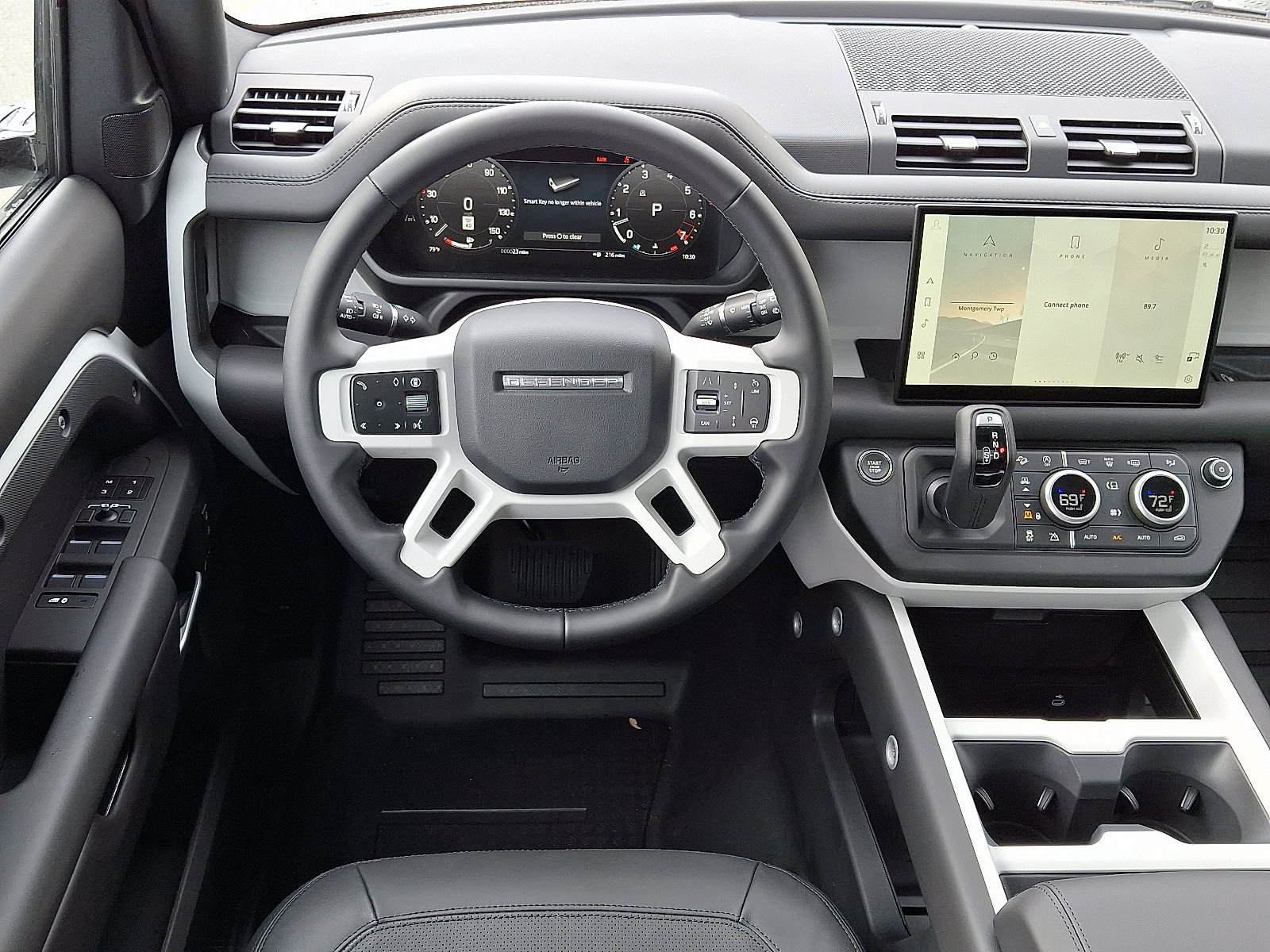 2025 Land Rover Defender 130 S photo 6