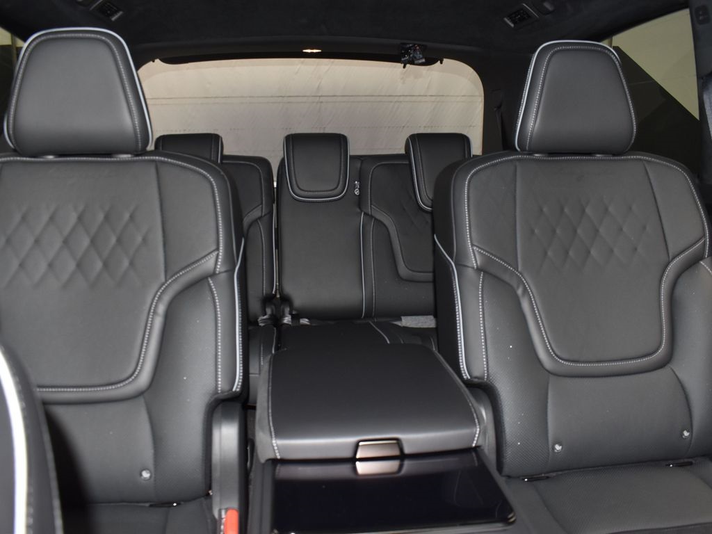 2026 Infiniti QX80 photo 24