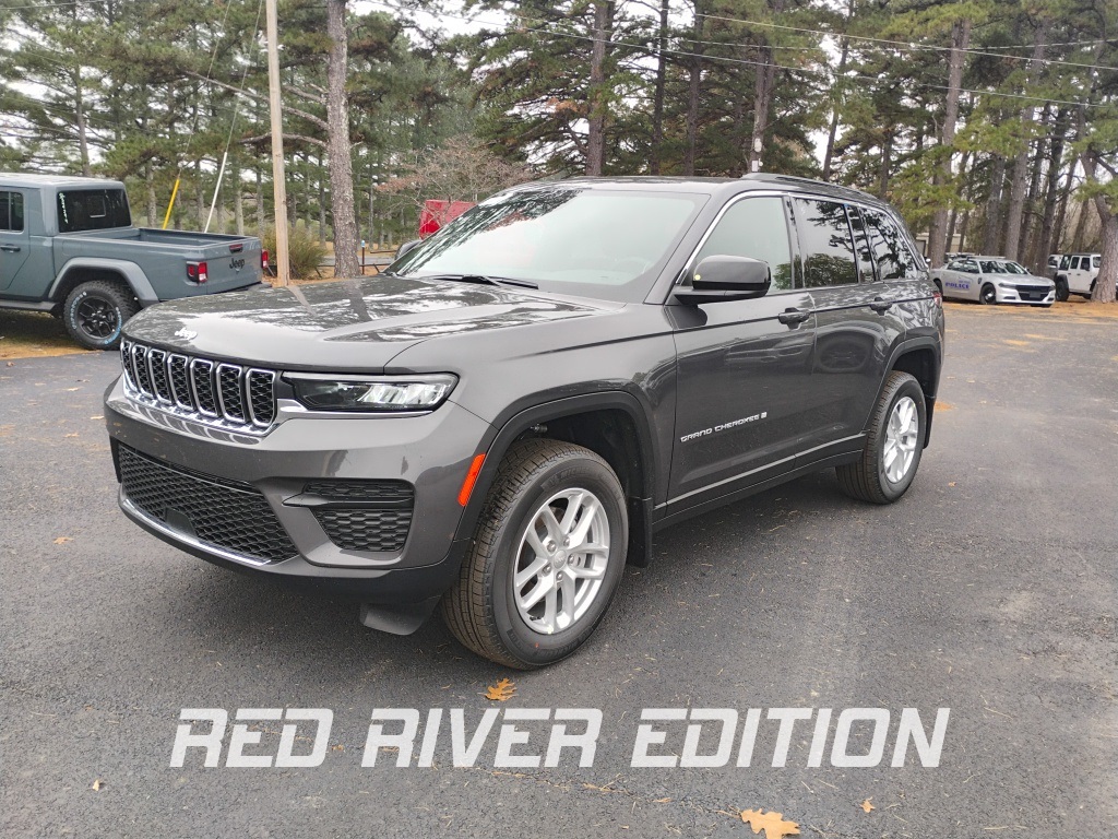 2025 Jeep Grand Cherokee Laredo's photo