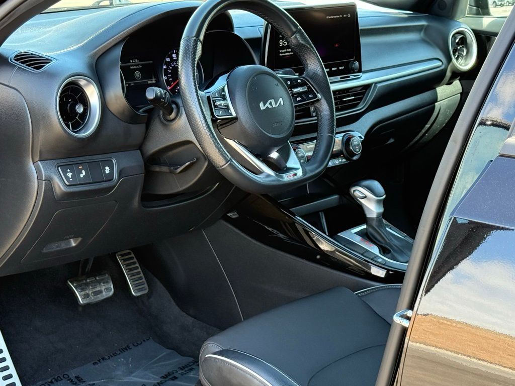 2023 Kia Forte GT-Line photo 7