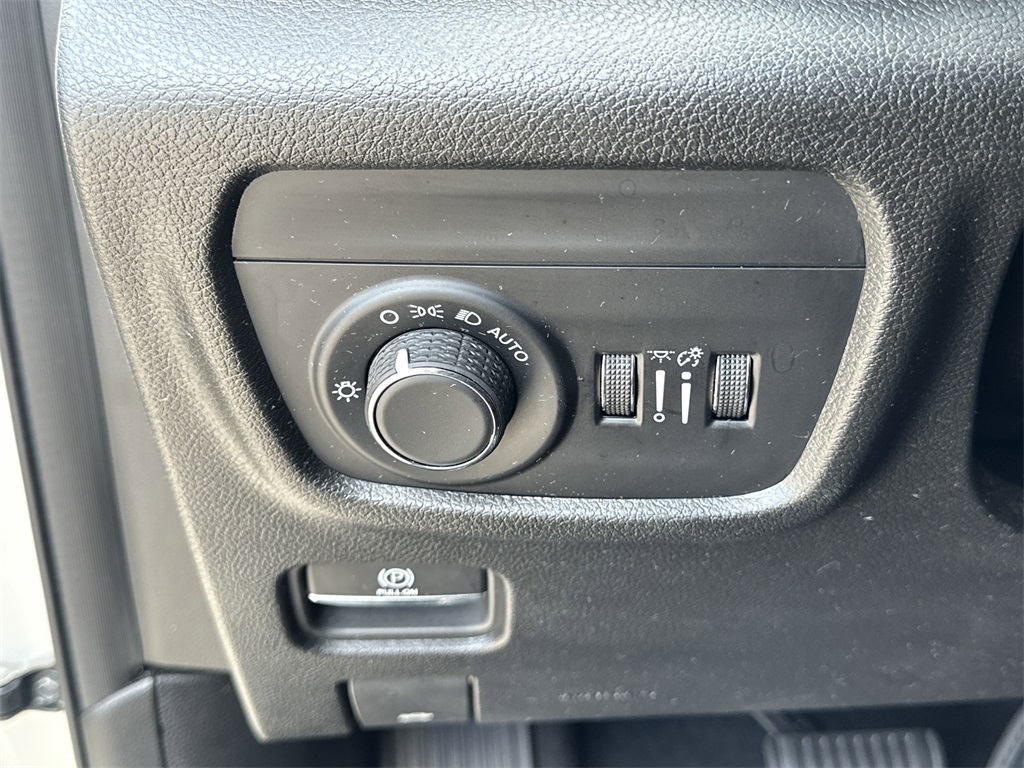 2023 Jeep Grand Cherokee Laredo photo 15