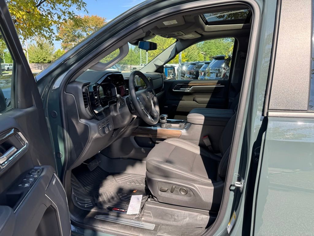 2025 Chevrolet Silverado 1500 LT Trail Boss photo 10