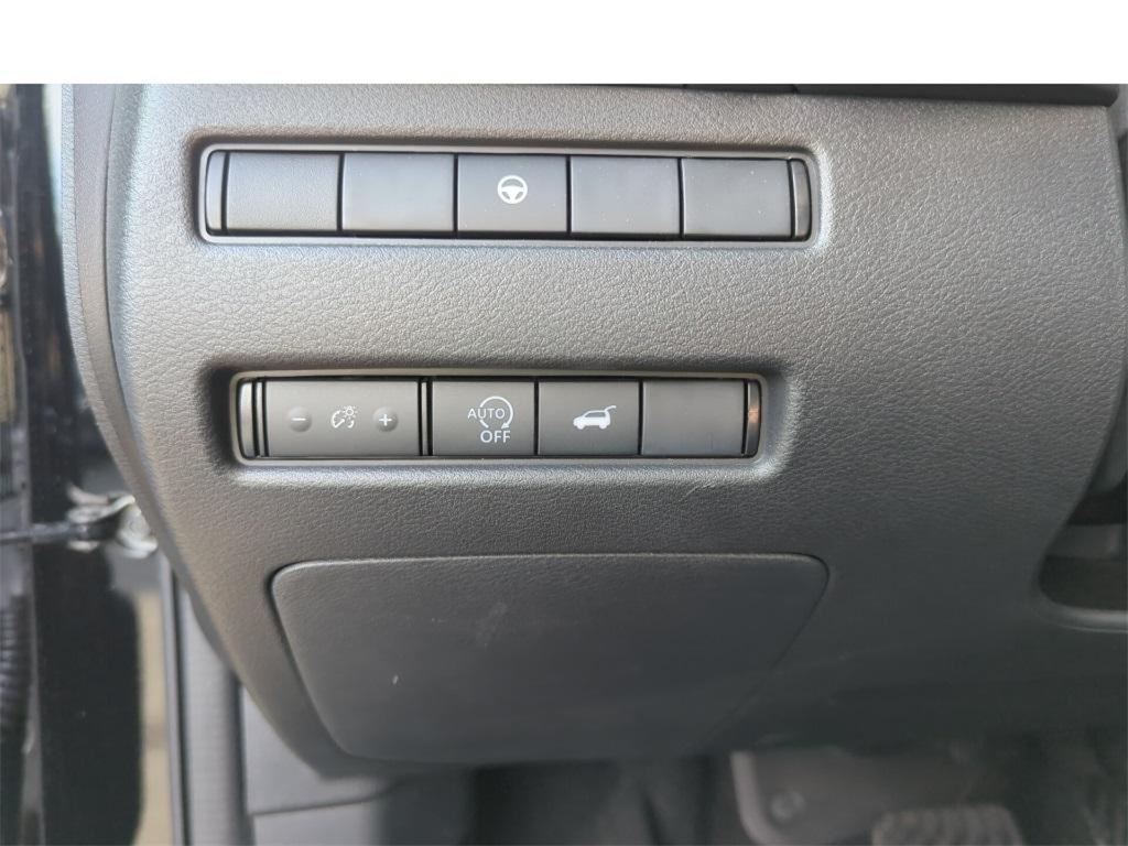 2024 Nissan Rogue SL photo 17