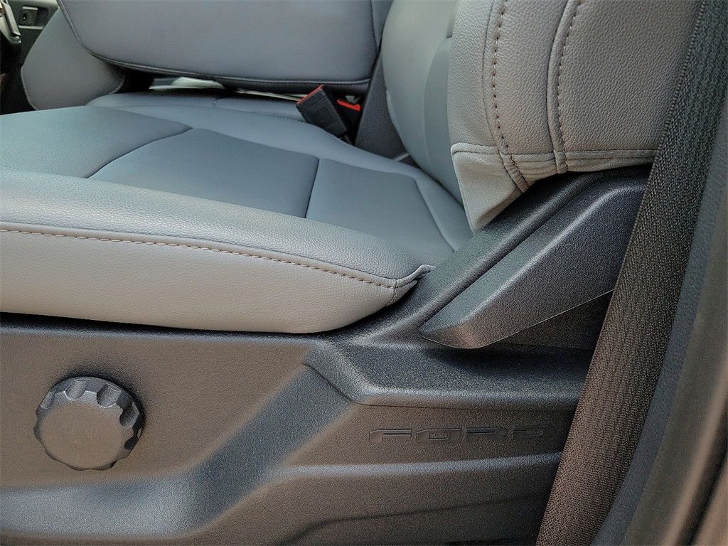 2025 Ford F-350 photo 20