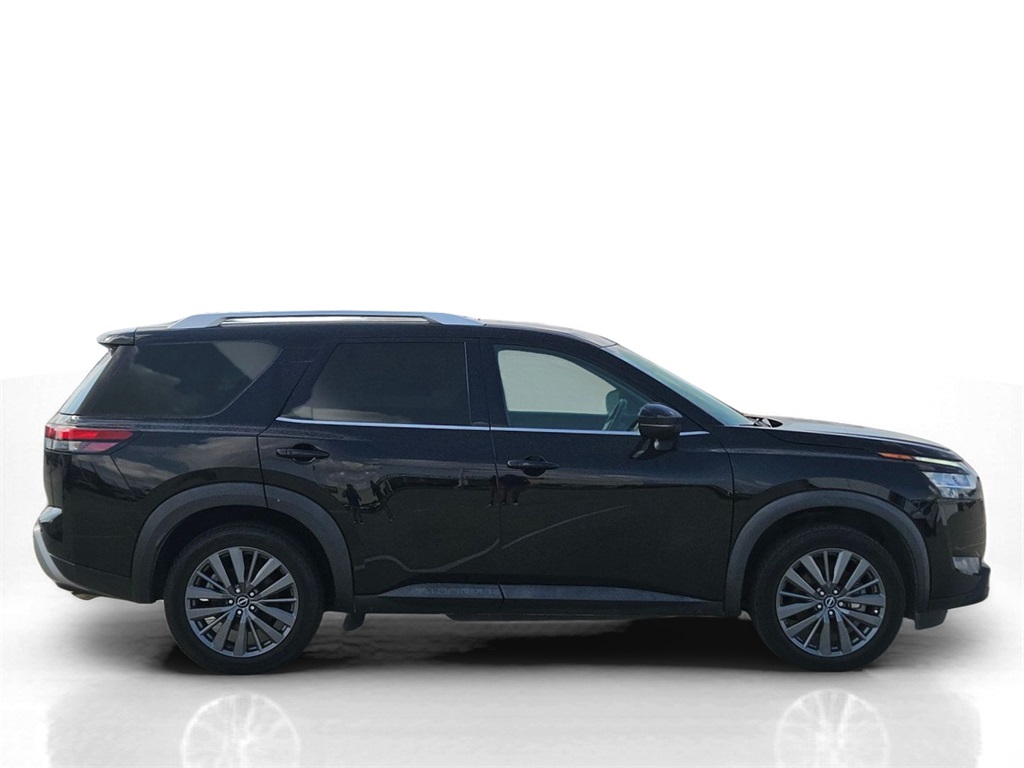 2022 Nissan Pathfinder SL photo 3