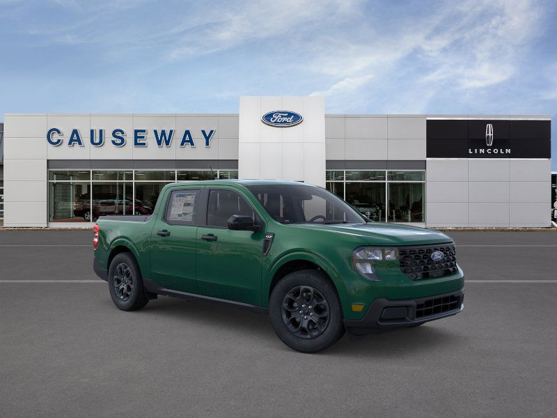 2025 Ford Maverick XLT photo 3