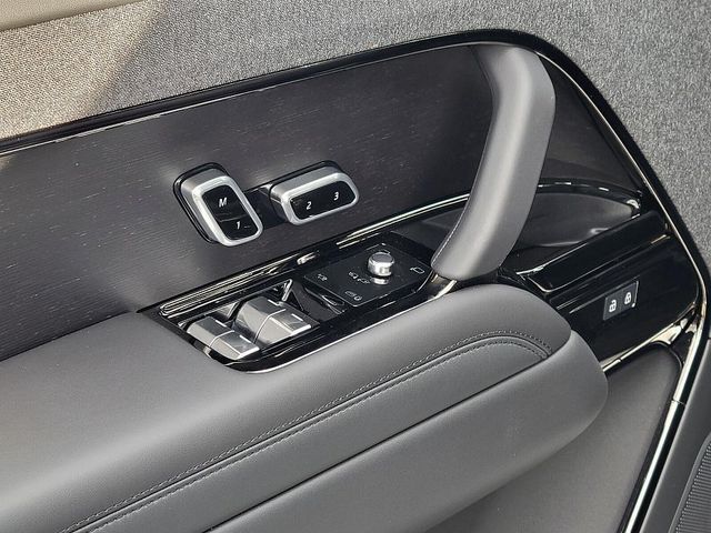 2025 Land Rover Range Rover Sport SE photo 16