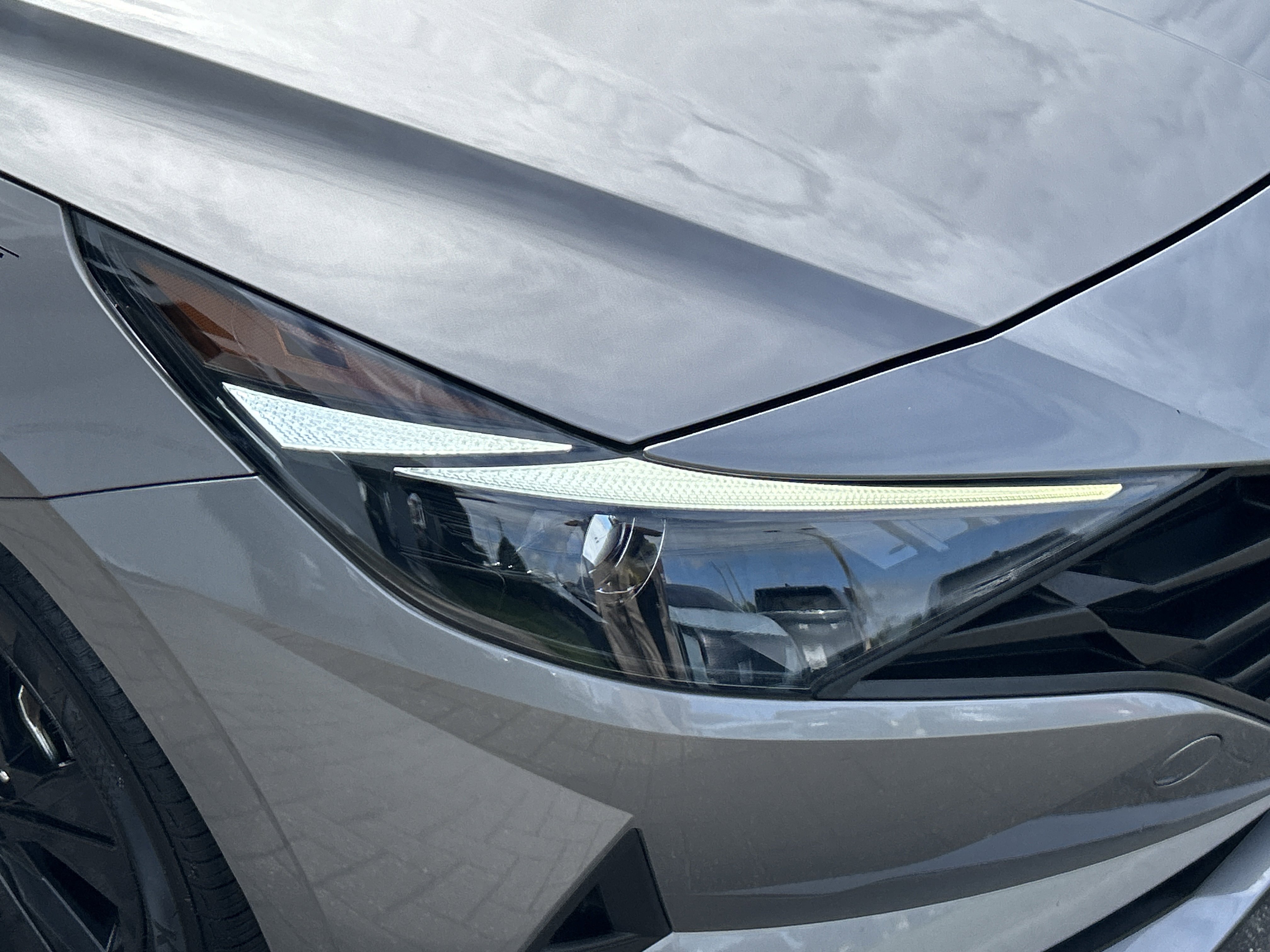 2022 Hyundai Elantra SEL photo 2