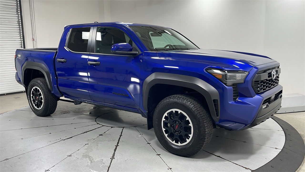 2024 Toyota Tacoma TRD Off-Road photo 3