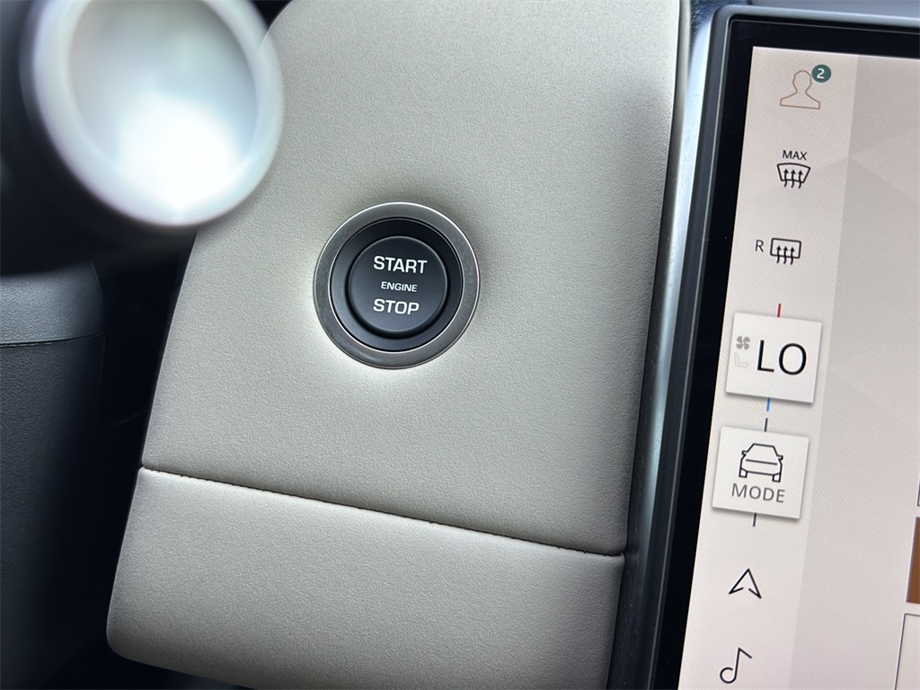 2025 Land Rover Discovery Sport S photo 20