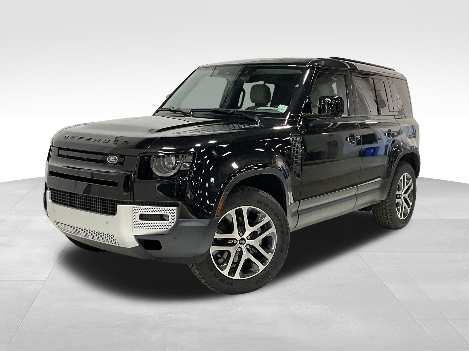 New 2024 Land Rover Defender 110 S 4D Sport Utility in Des Moines 