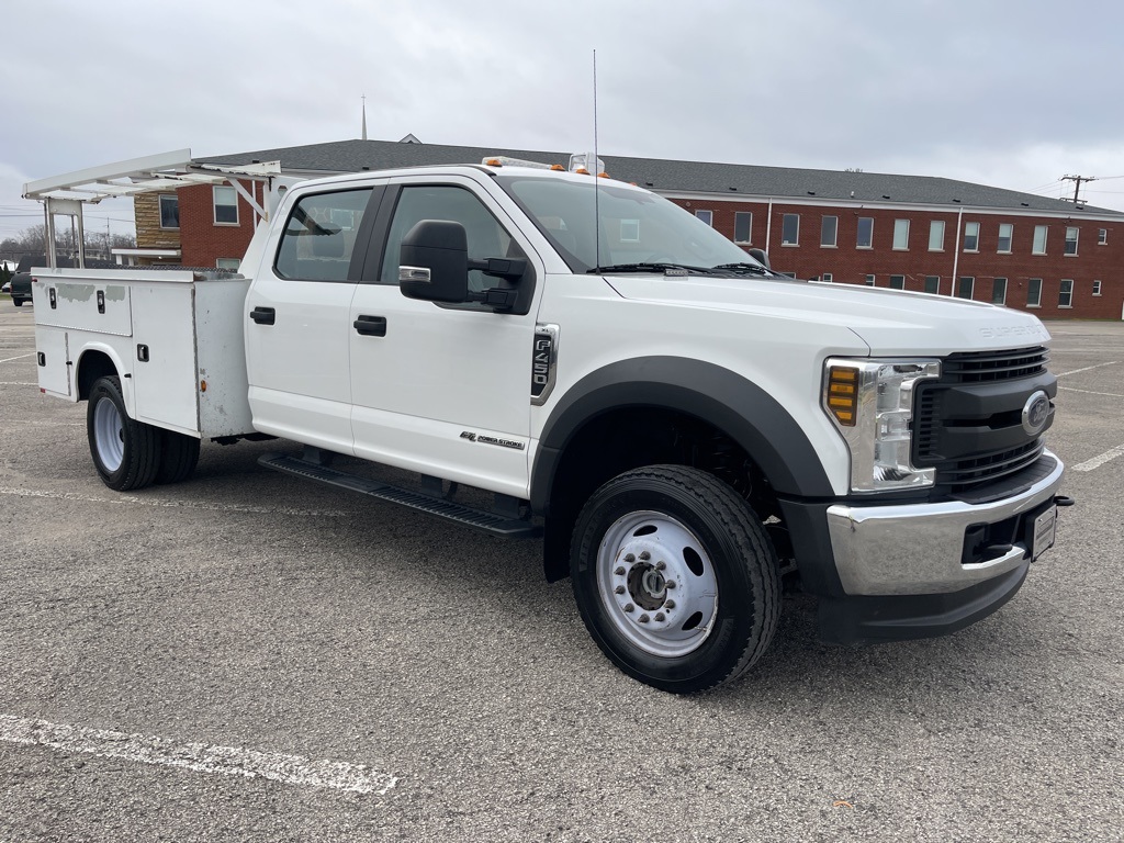 2019 Ford F-450 Super Duty Chassis Cab XL's photo