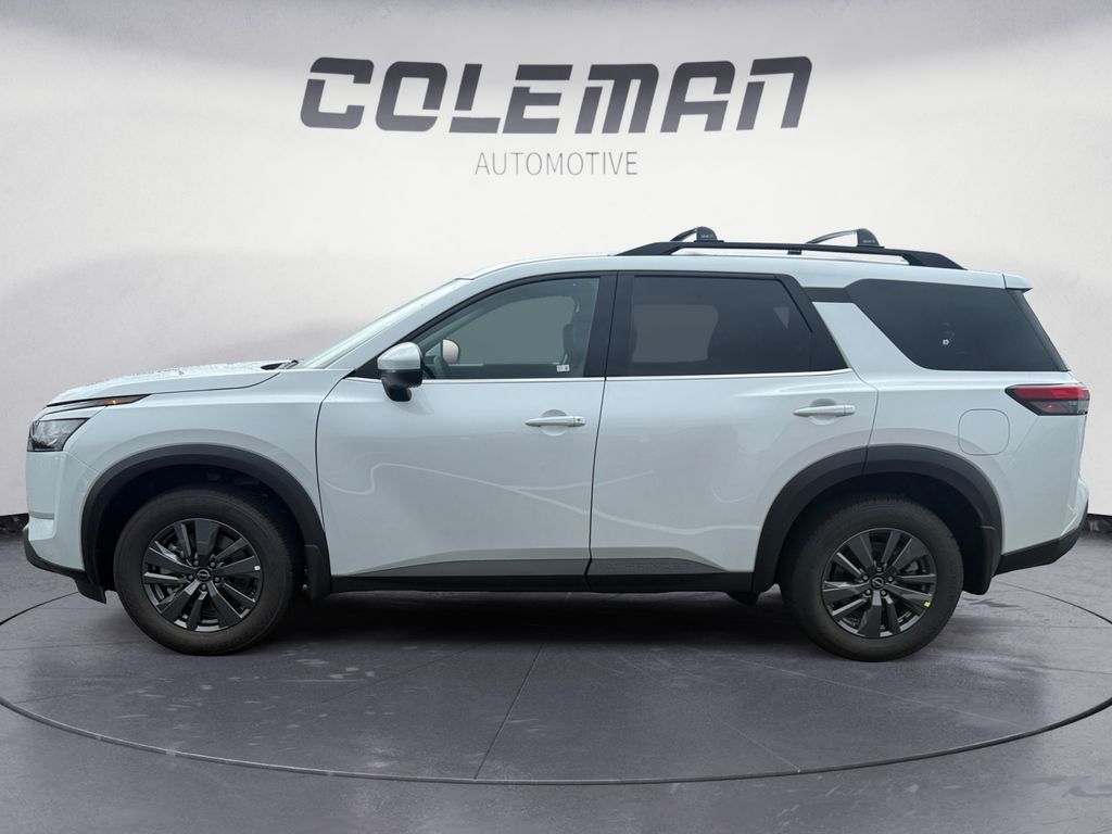 2025 Nissan Pathfinder SV photo 2