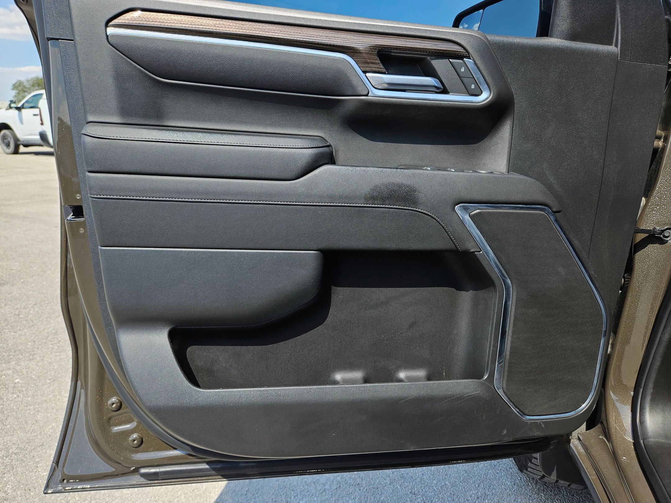 2023 Chevrolet Silverado 1500 LT photo 10