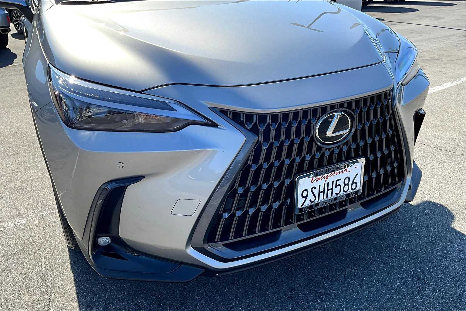 2025 Lexus NX 250 photo 28