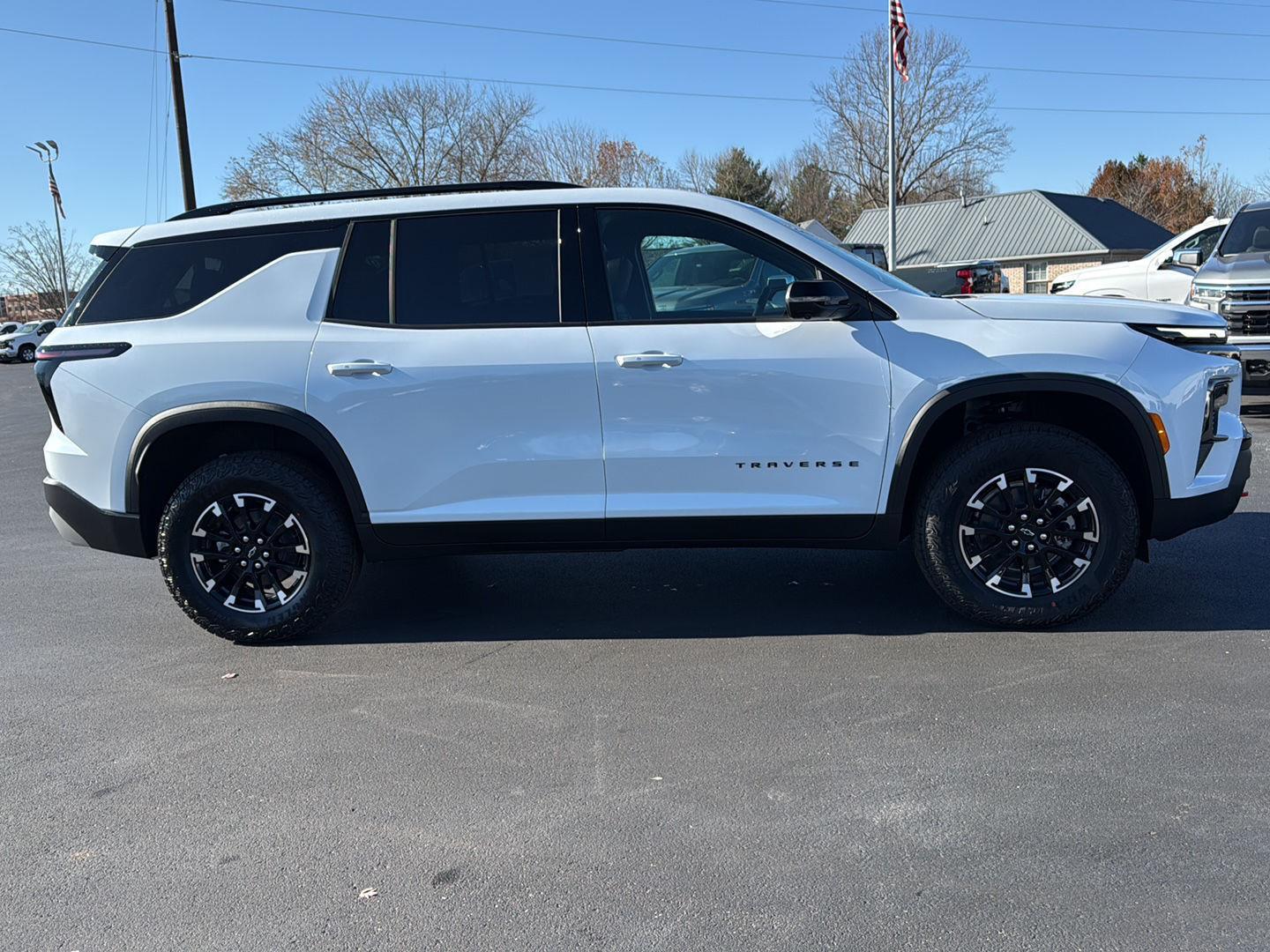 2026 Chevrolet Traverse Z71 photo 3