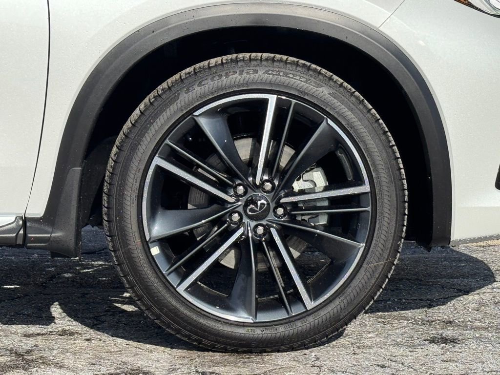 2025 Infiniti QX50 SPORT AWD photo 3