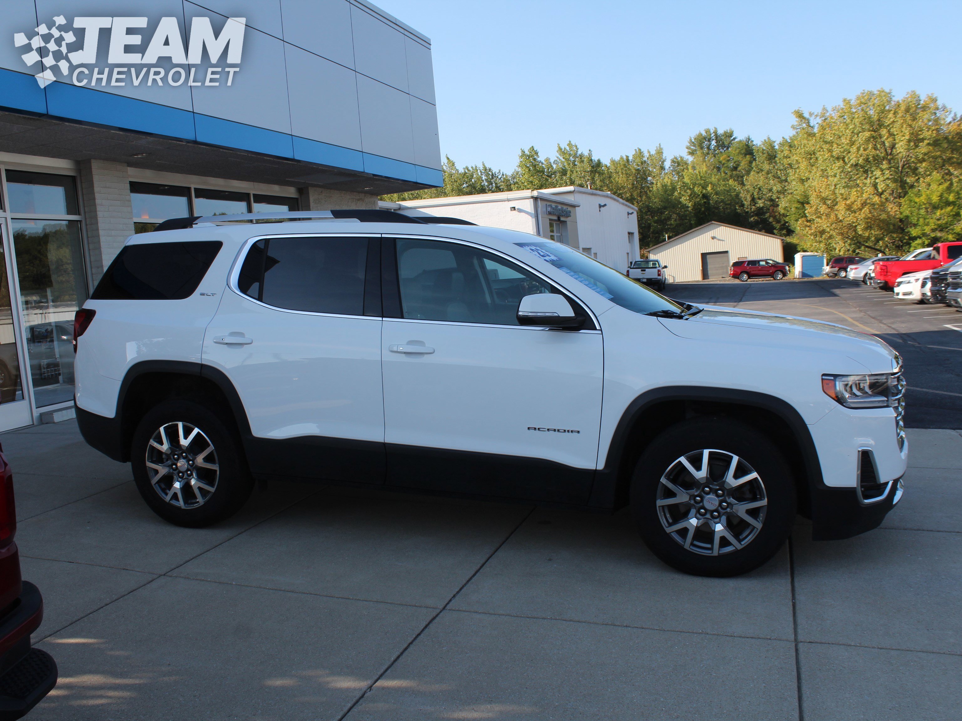 2023 Gmc Acadia SLT photo 2