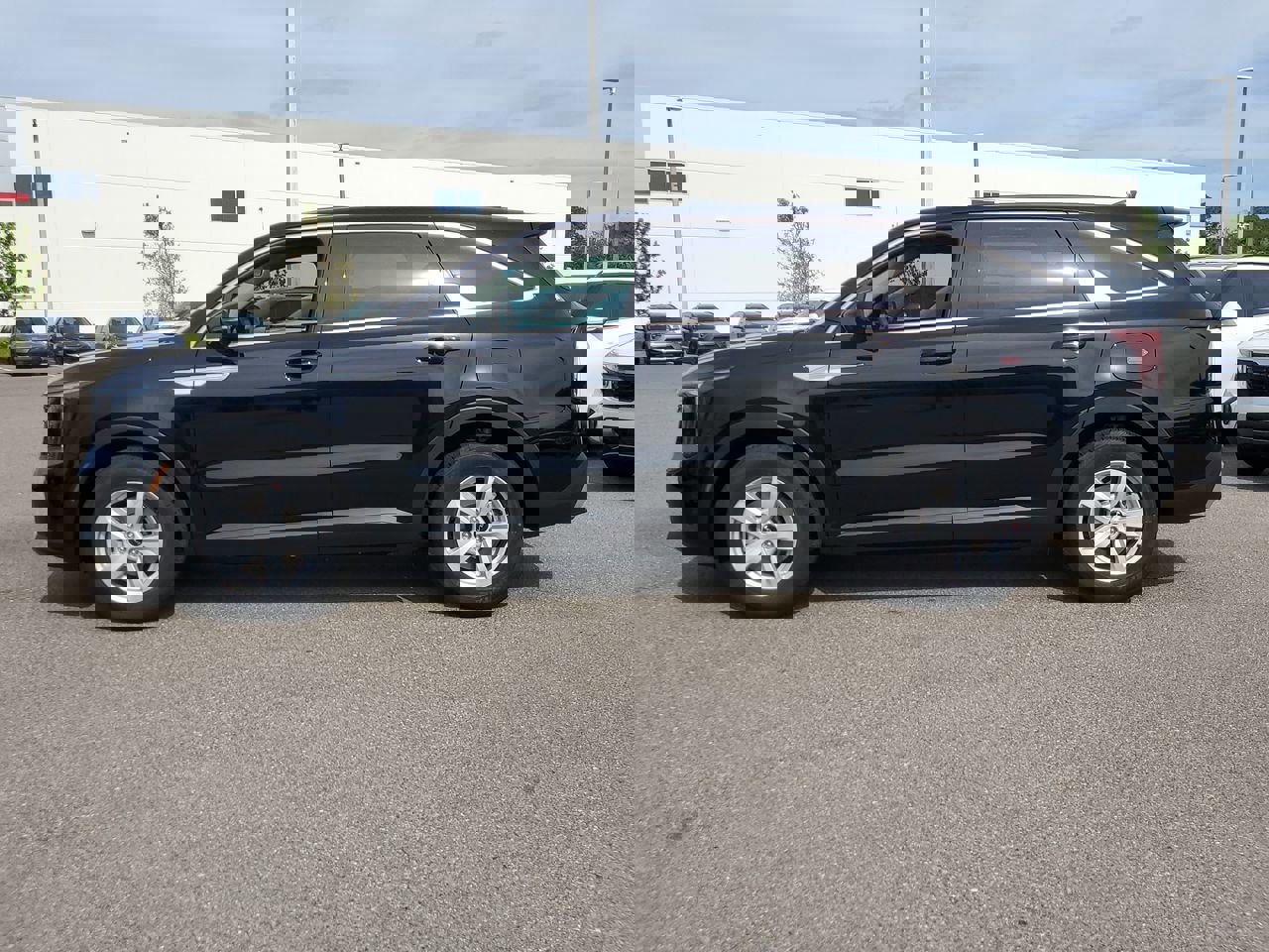 2025 Kia Sorento LX photo 8