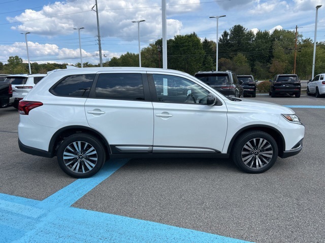 2020 Mitsubishi Outlander ES photo 5