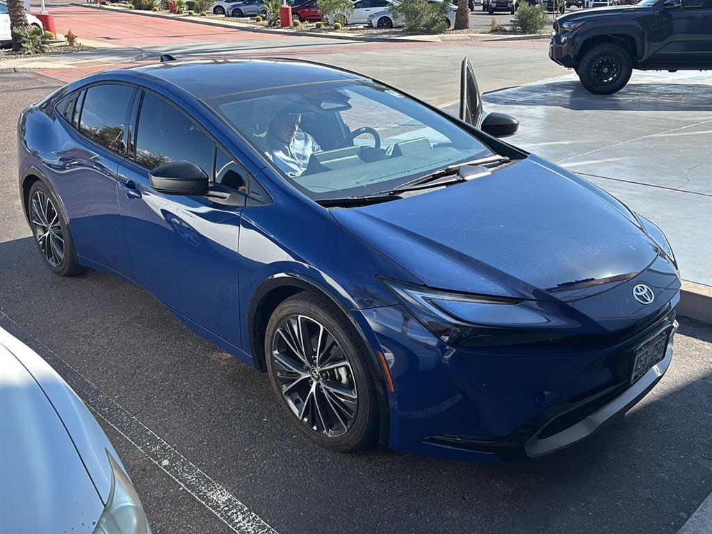 2025 Toyota Prius XLE's photo