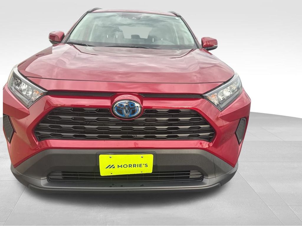 2020 Toyota RAV4 Hybrid LE photo 3