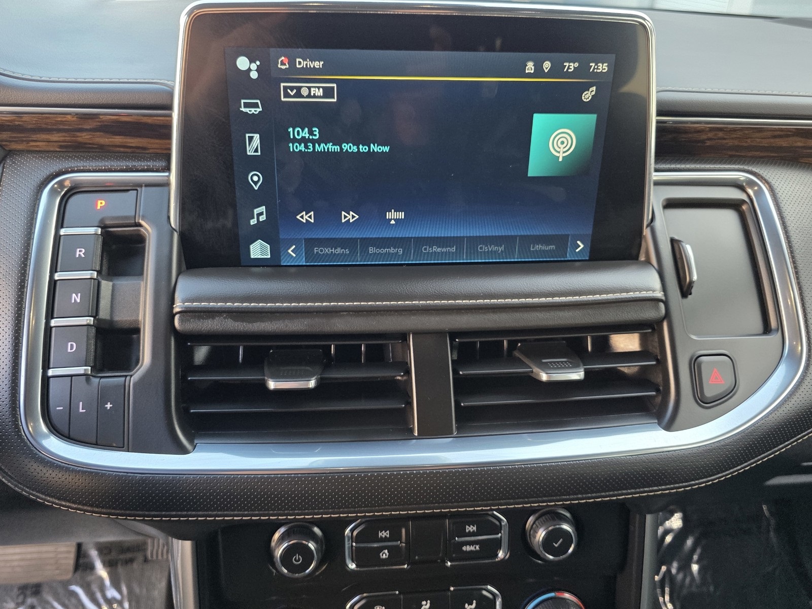 2023 Chevrolet Suburban Premier photo 35