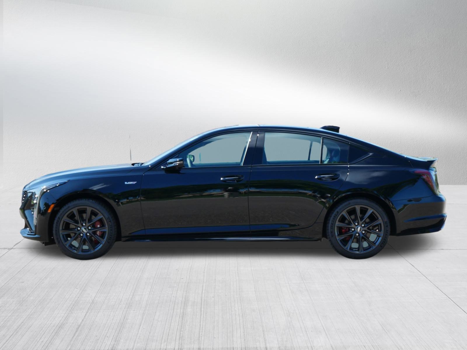 2026 Cadillac CT5 V photo 4