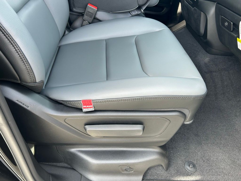 2025 Ram 1500 Tradesman photo 26