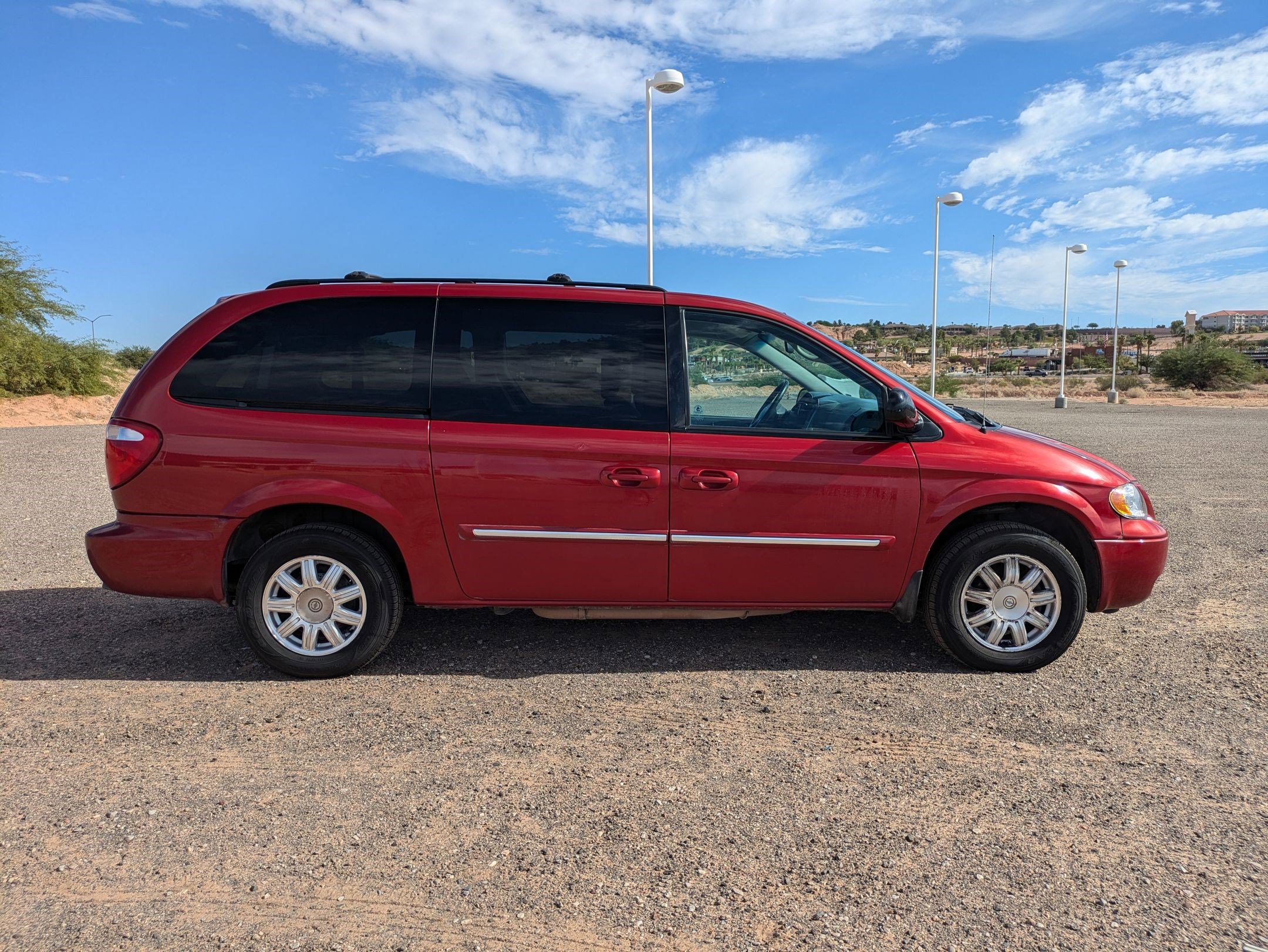 2006 Chrysler Town & Country Touring photo 2