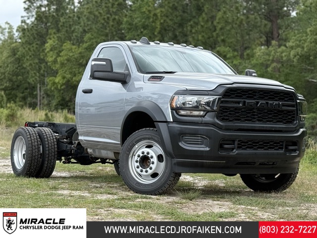 2024 RAM Ram 5500 Chassis Cab Tradesman's photo